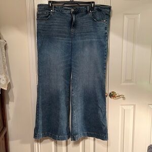 Torrid size 26R wide leg jeans